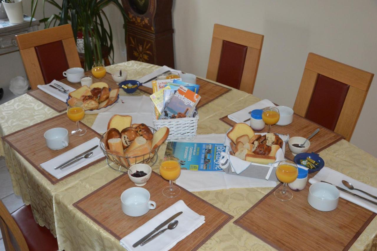Le Minihic-sur-Rance Chez Brigitte Chambres A L Habitant מראה חיצוני תמונה